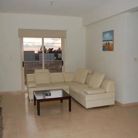 Apartment Ploutarchos *